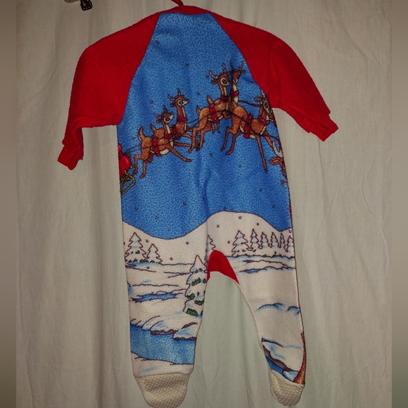 My first Christmas pajamas - Picture 3 of 4